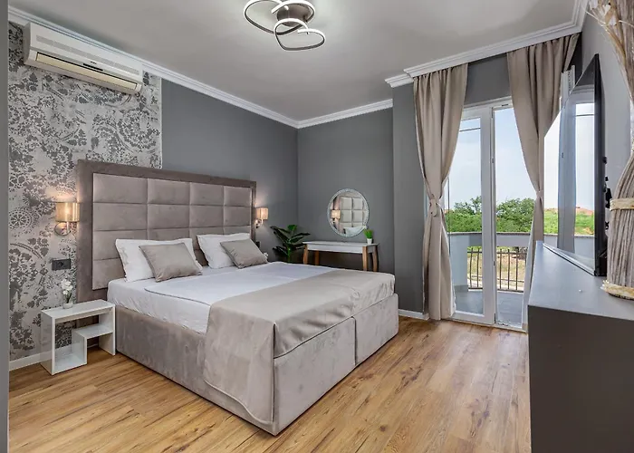 Lea Zadarvillas *