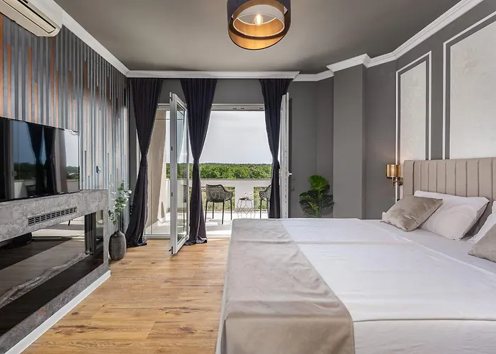 Lea Zadarvillas Vila *
