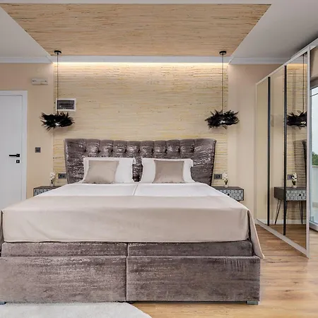 Lea Zadarvillas *